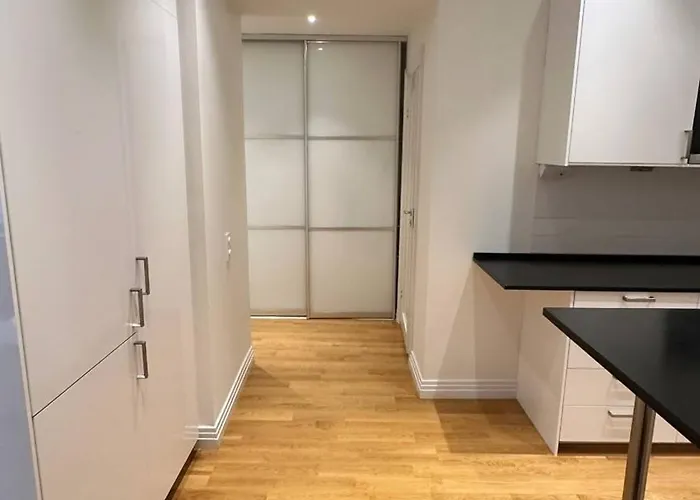 Apartamento Spacious 3br At Vasaplatsen Gotemburgo