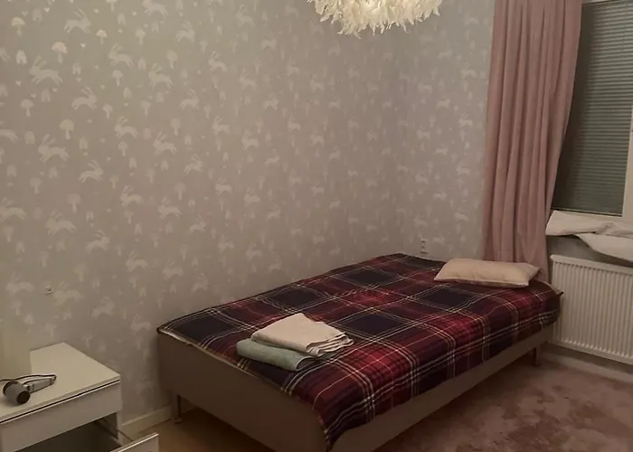 Modern With Balconies And Full Kitchen For Up To 5 Guests * Göteborg