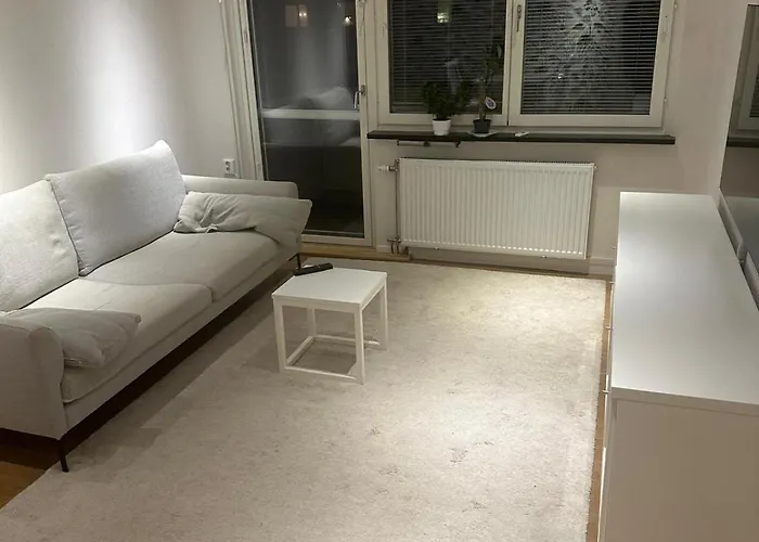 Modern With Balconies And Full Kitchen For Up To 5 Guests