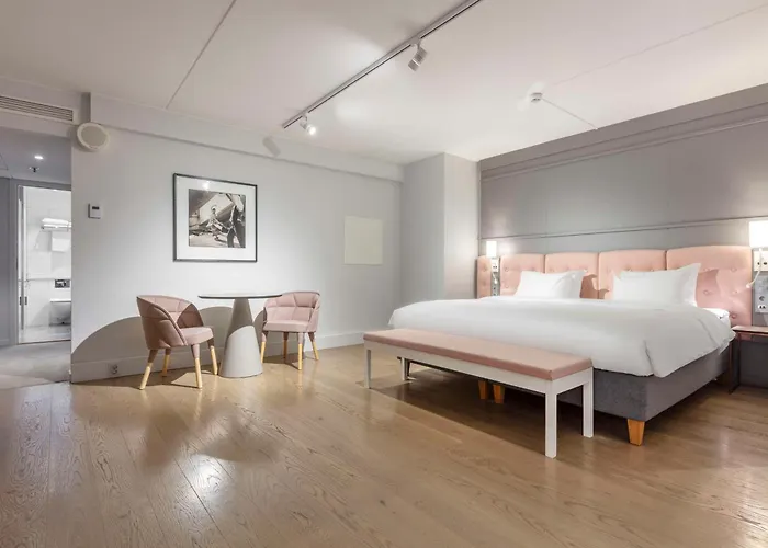 Отель Radisson Blu Scandinavia Hotel, 4*