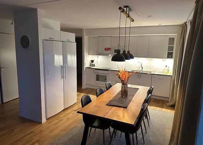 Feels Like Apartment *