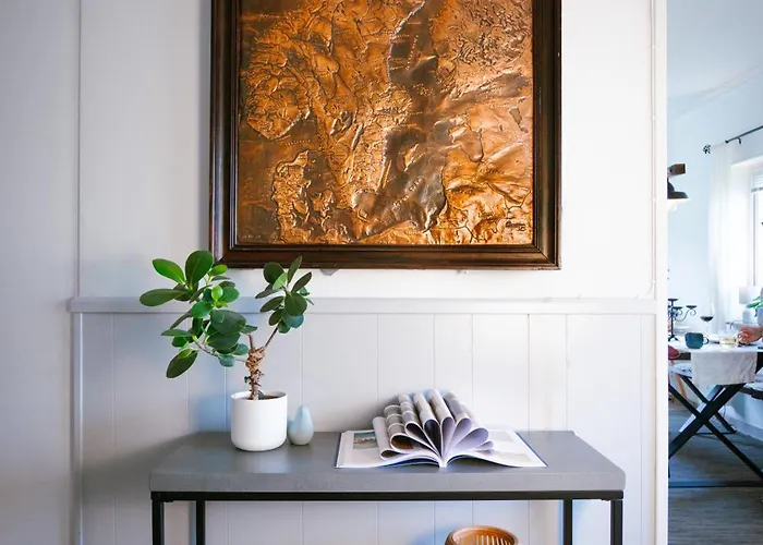 Haha Nordic Partille Large 3br For 7 Guests With 2 Kitchens, Garden & Parking