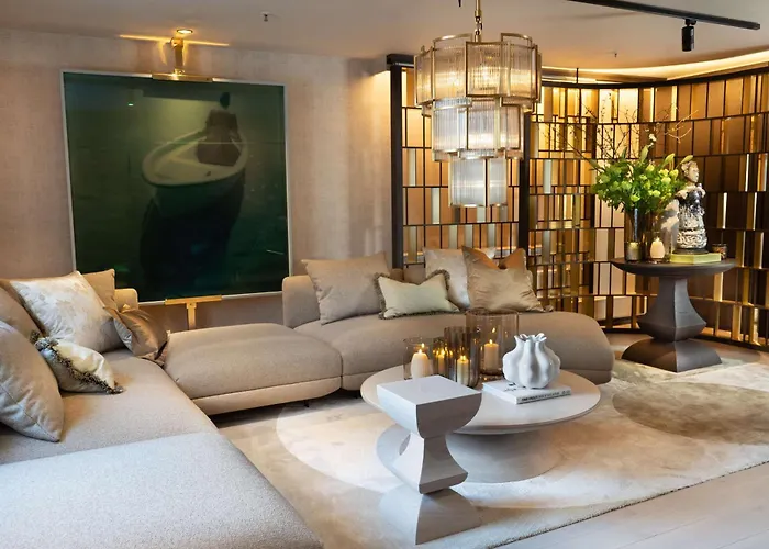 래디슨 블루 스칸디나비아 호텔, 호텔 4*