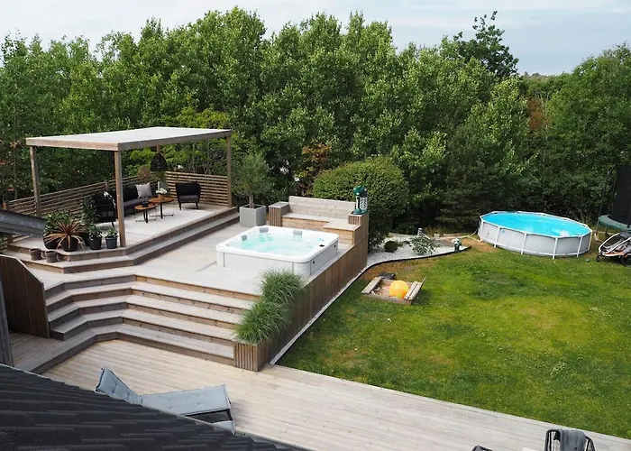 Villa Social Near The Sea! *