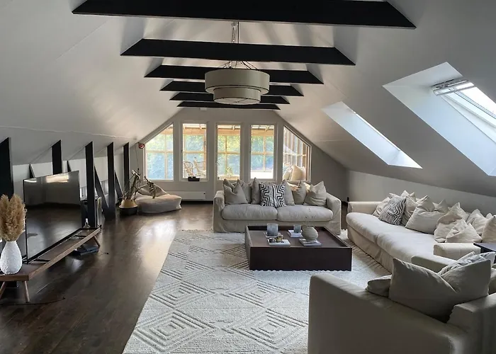 Social Near The Sea! *