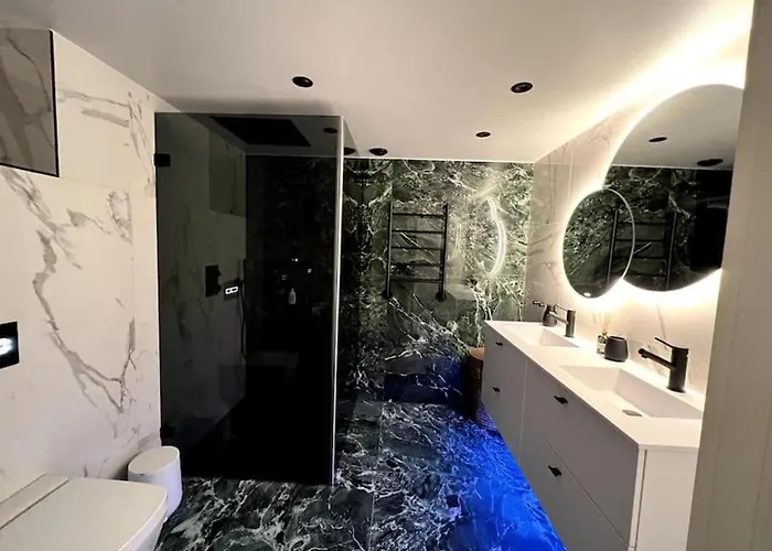 Ultra Lyx Laegenhet/ Nedrevaning *