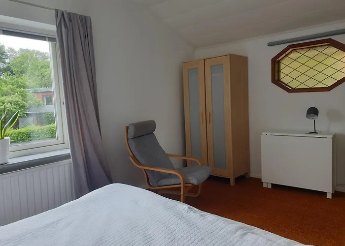 Cozy In 50s 10 Min Tram Ride To Гётеборг