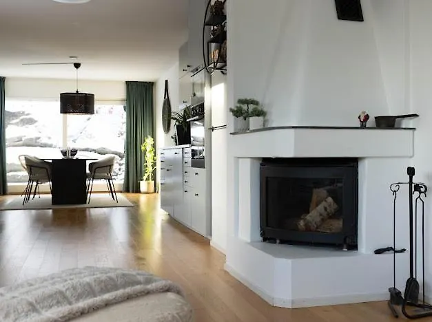 Apartment With Garden Close To *