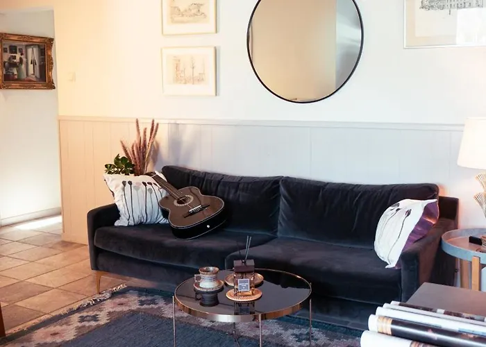 Haha Nordic Partille Large 3br For 7 Guests With 2 Kitchens, Garden & Parking Apartment *