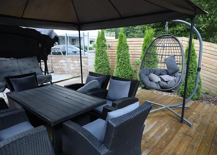 Between The Trees Villa *