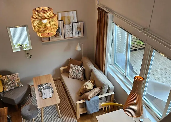 Tiny Grey House With Loft, 15 Min From Center *