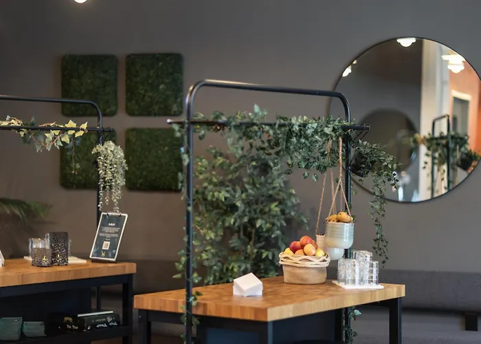 Hotel Quality 11 & Eriksbergshallen 4*