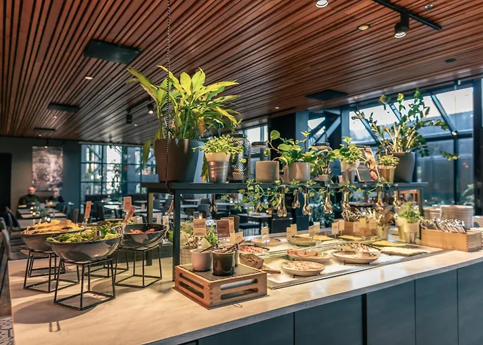 Quality 11 & Eriksbergshallen Hotell 4*