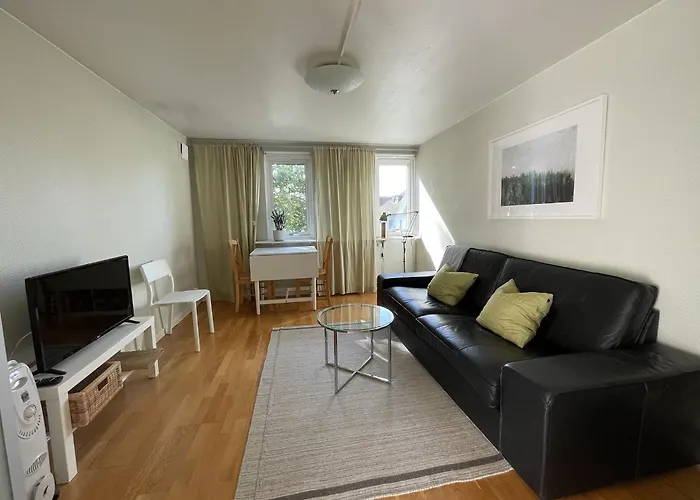 In Charming Aenggarden Apartment Gothenburg