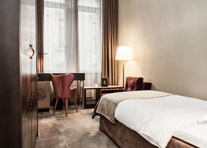 Elite Plaza Hotel 4*