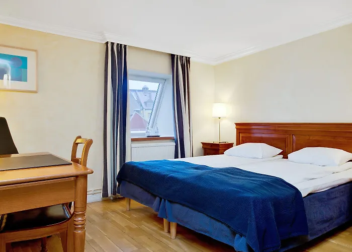 Center - Sure By Western 3*