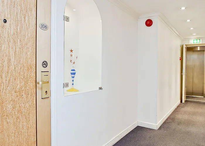 ホテル Center - Sure By Western