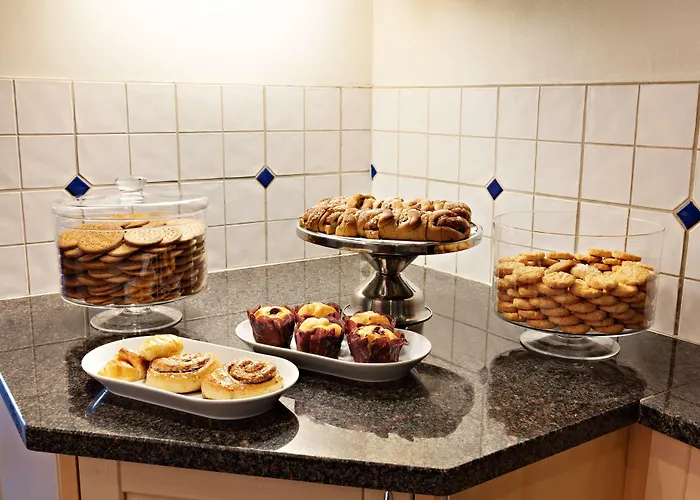 Center - Sure By Western ホテル