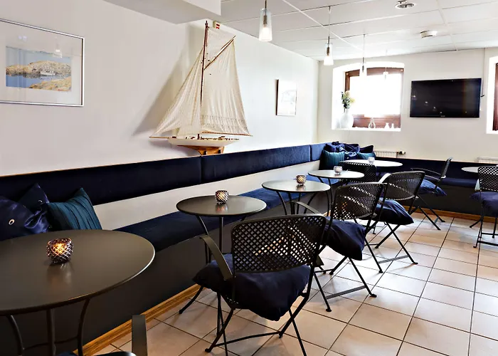 Center - Sure By Western 3*