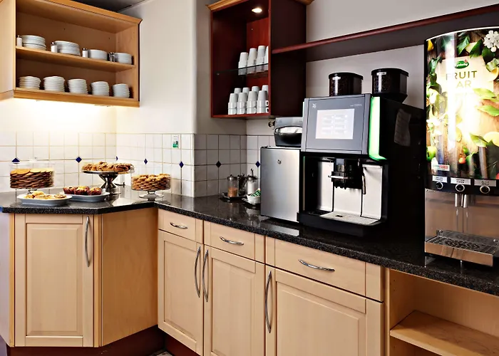 Center - Sure By Western 3*