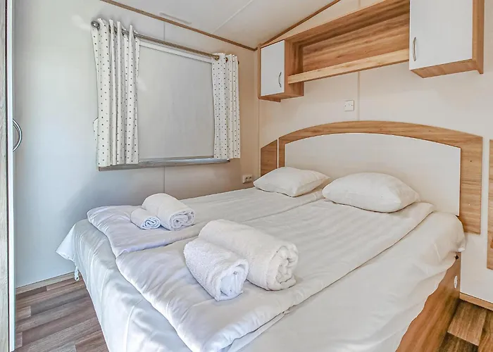 2 Bedroom Lovely In Goeteborgs Tatil Evi *