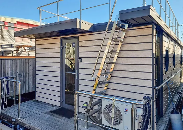 Stunning Ship In With Sauna Gotemburgo