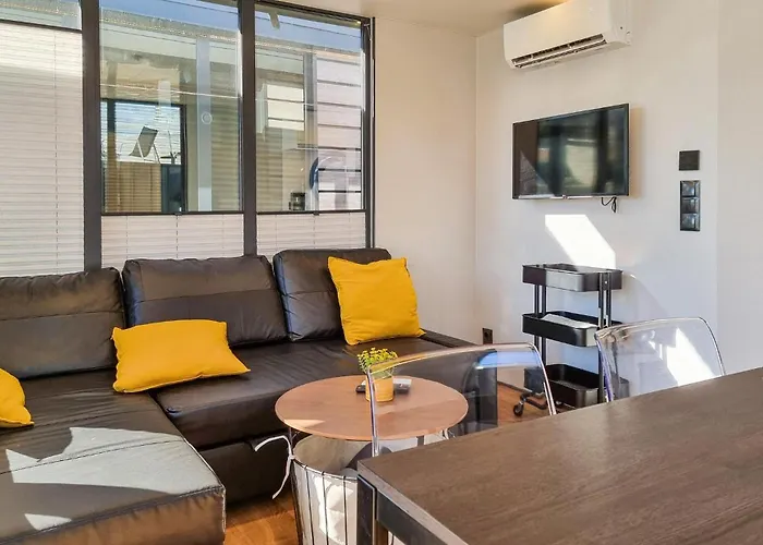 Stunning Ship In With Sauna