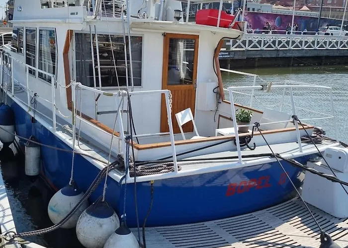 Botel Downtown Boat-apartment *