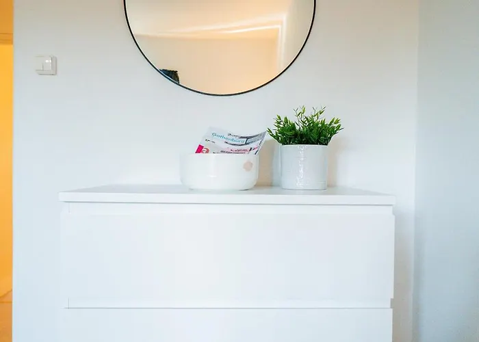 Welcoming Near Cafes, & Tram Lines