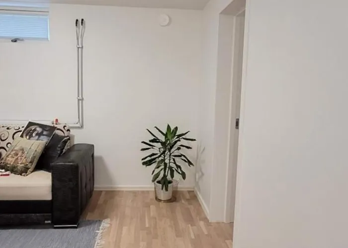 Two Bedroom Modern Near Volvo Cars Apartamento *