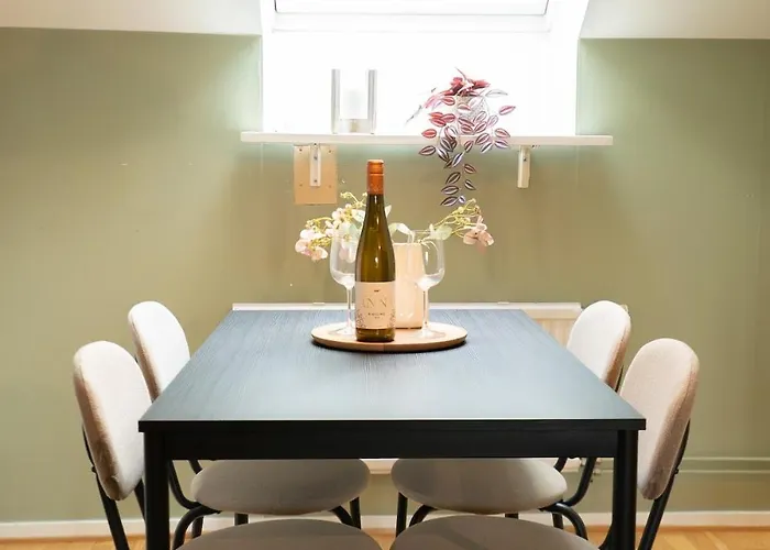 Harbor-view Loft - 2br Near *