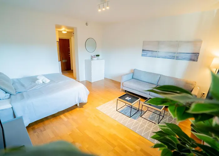 Welcoming Near Cafés, City&tram Lines *