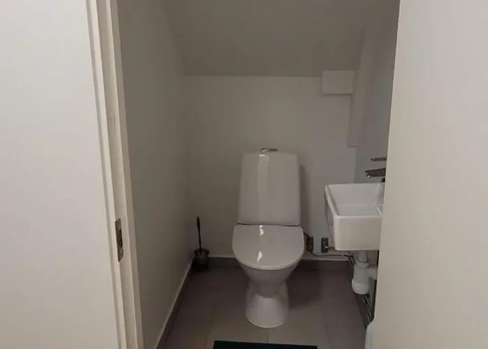 Two Bedroom Modern Near Volvo Cars *