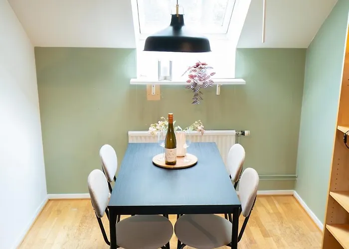 Harbor-view Loft - 2br Near Lägenhet Göteborg