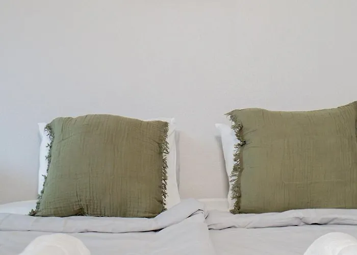 Stylish, Close To Tram & Shops Διαμέρισμα