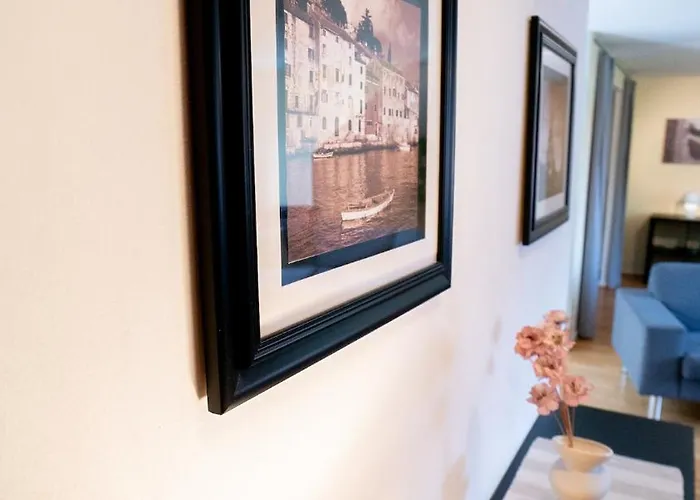 Harbor-view Loft - 2br Near Apartment Göteborg