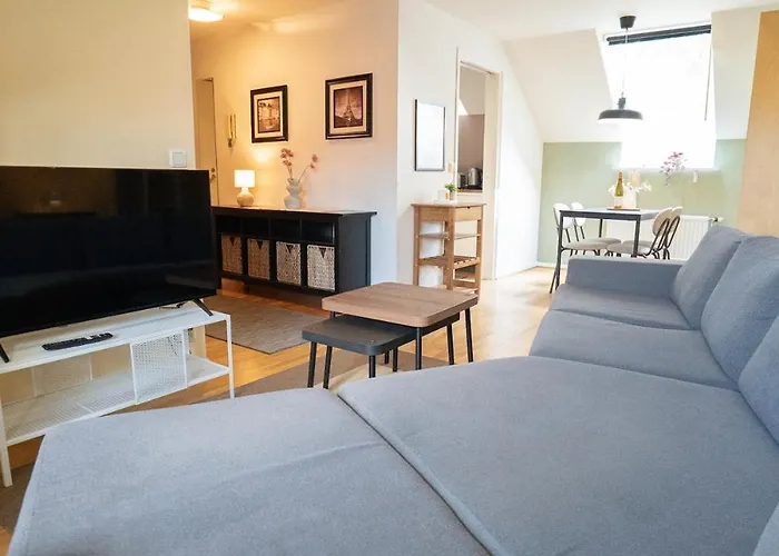 Harbor-view Loft - 2br Near Apartment Göteborg