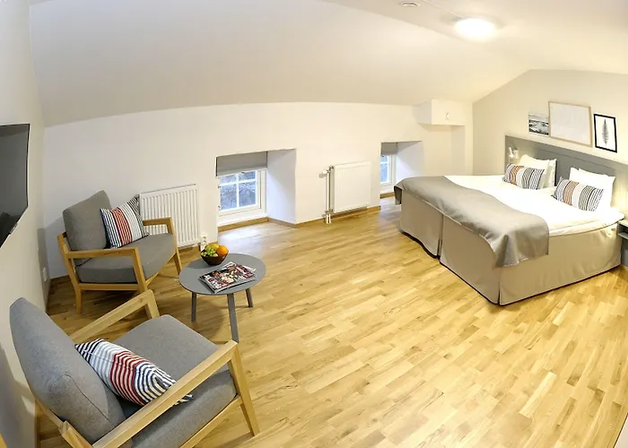 Thon Dockyard Hotel 3*