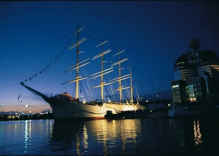 Barken Viking Hotel en barco 3*