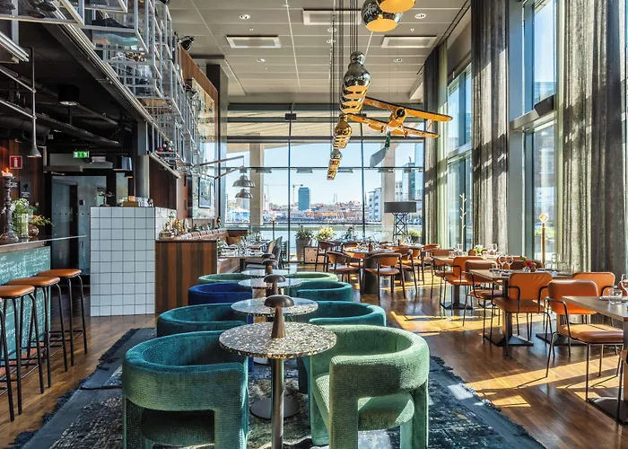 Отель Radisson Blu Riverside