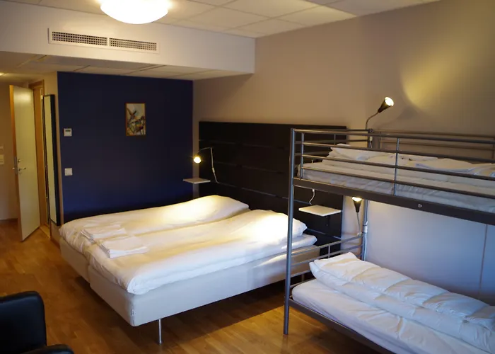 Spoton & Sportsbar Hostel *