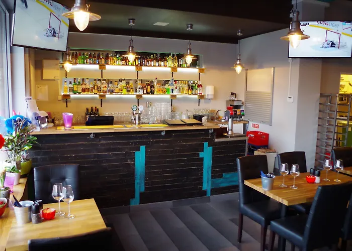 Spoton & Sportsbar Hostel *