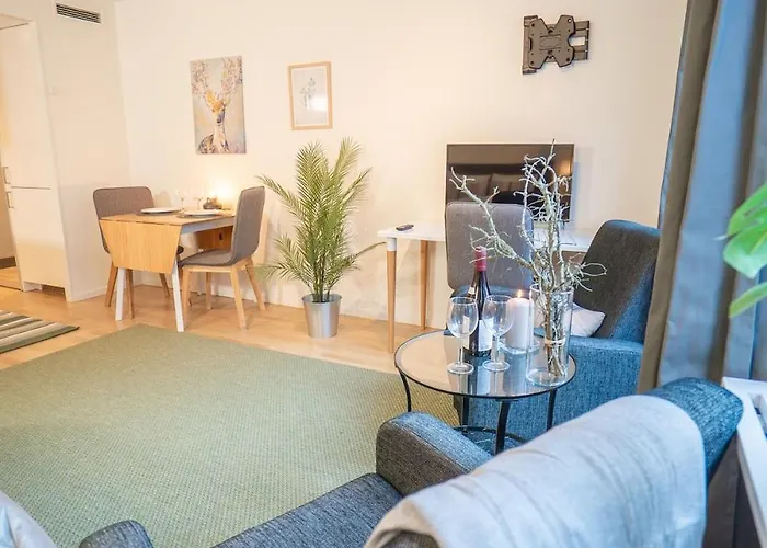 Calm Linne With Feel, Steps From Haga