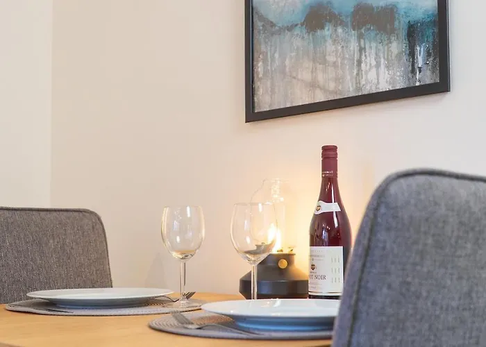 Prime Location, Spacious Διαμέρισμα