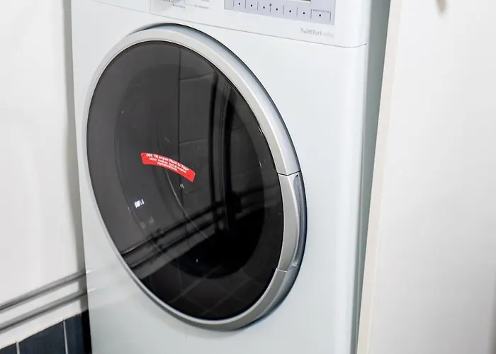 Calm Linne With Feel, Steps From Haga