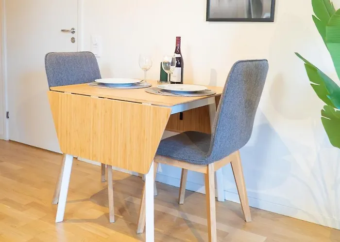 Earth-toned Studio, Near Haga & Jaerntorget 아파트