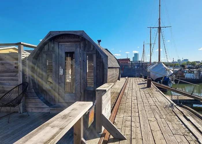 Hotel en barco Ship In With Sauna 4*