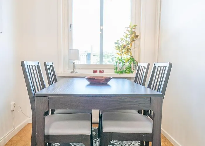 Chic 1br Center Sleeps 4 Braemaregarden 哥德堡