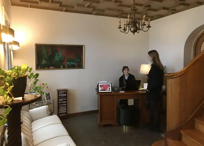 Ewa & Maude Hotel 2*