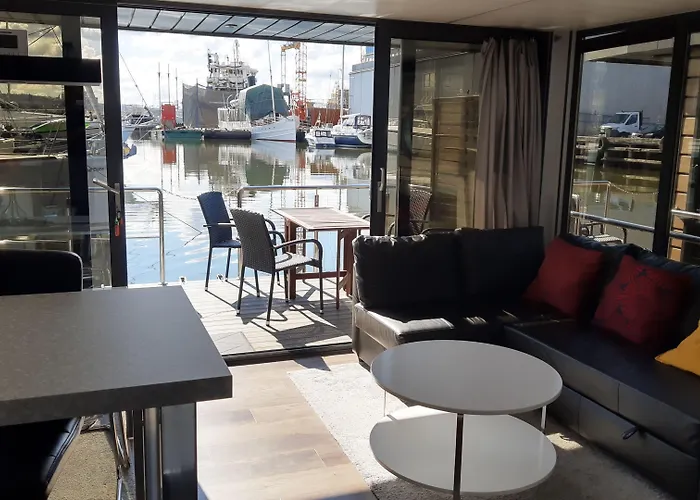 La Mare Bateau-hôtel